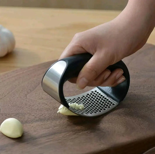 Stainless Steel Garlic Press – Manual Garlic Mincer & Chopper